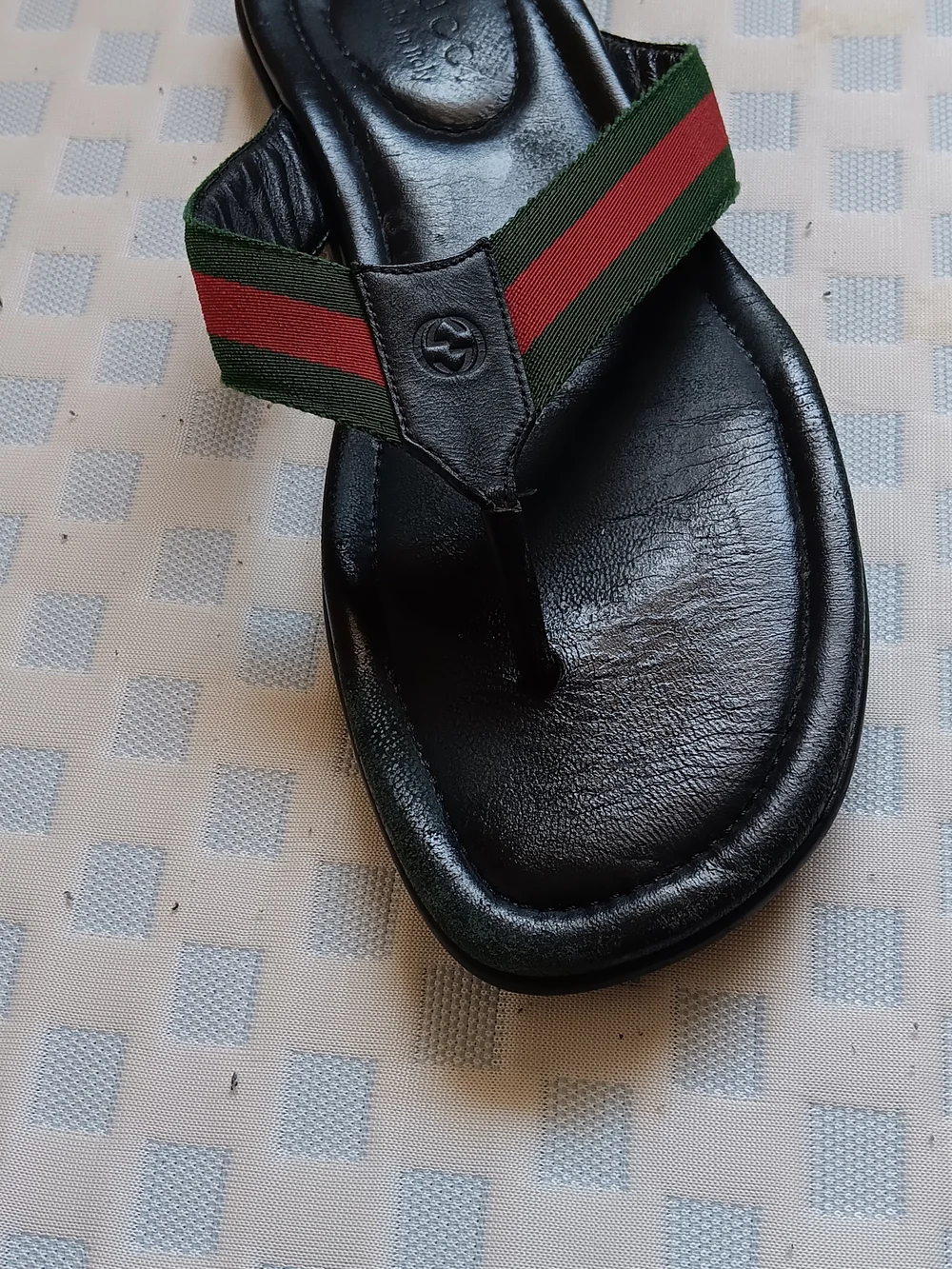Gucci Black Leather Flip Flops with Green and Red Stripe